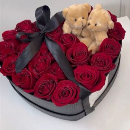 Caja de corazón de peluche